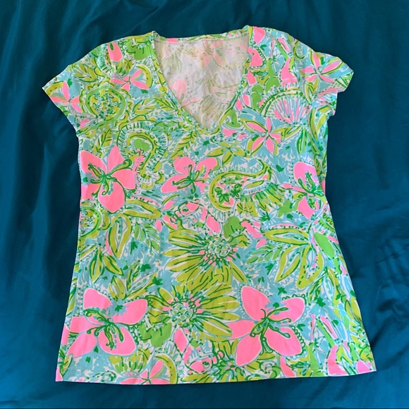 NWOT lilly pulitzer v-neck - Picture 1 of 7